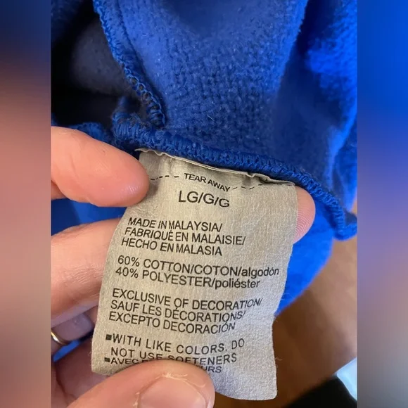 Under Armour Royal Blue two toned pullover 1/4 zip. Semi- cropped - Picture 7 of 8